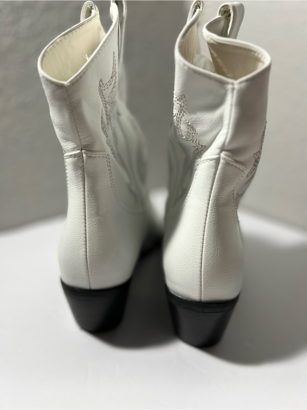 White Western Cowboy Ankle Boots Embroidered Pointed Toe Block‎ Heel Women’s 9 - Picture 4 of 11